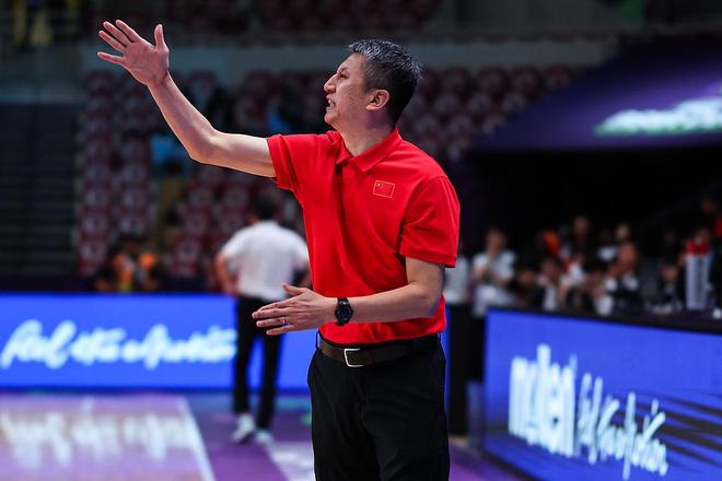 国三分成功复仇中国男篮闯入亚洲杯四强AG真人国际游戏79比71！掐灭韩(图2)